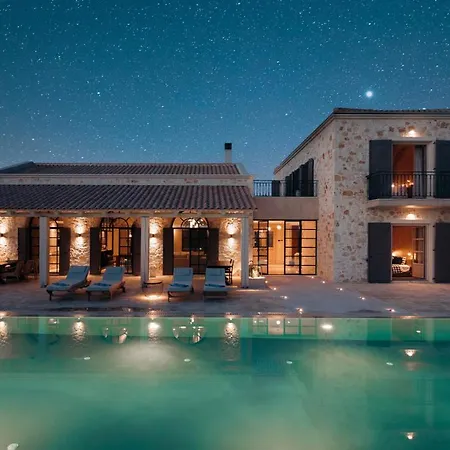 Willa Stone Situated In The Heart Of An Impressive Estate, In One Of The Scenic And Secluded Parts Of Corfu's Northeast Iconic Mediterranean Coastline. Roda (Corfu)